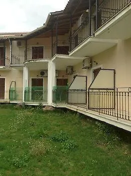 Benitses Apartament *